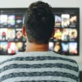 Jak oglądanie telewizji wpływa na myślenie i postrzeganie świata?